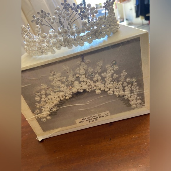 NWT Elen Henderson Tiara - Picture 5 of 5